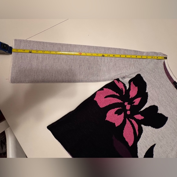 Ann Taylor Women’s Small Grey Floral Print Sweater - Picture 13 of 16